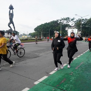 Race photo from FIRST SUNDAY RUN