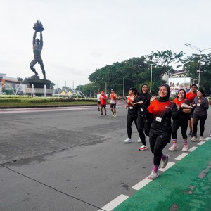 Race photo from FIRST SUNDAY RUN