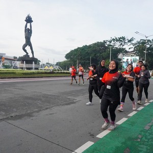 Race photo from FIRST SUNDAY RUN