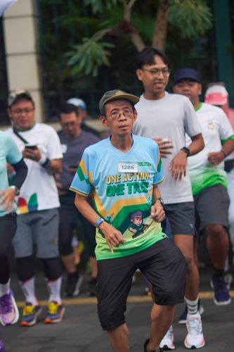 Race photo from NU SKIN RUNNING CLUB