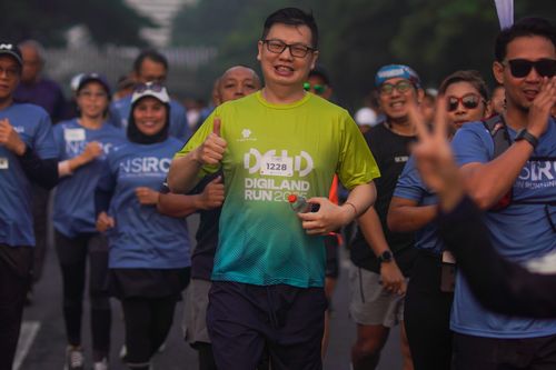 Race photo from NU SKIN RUNNING CLUB