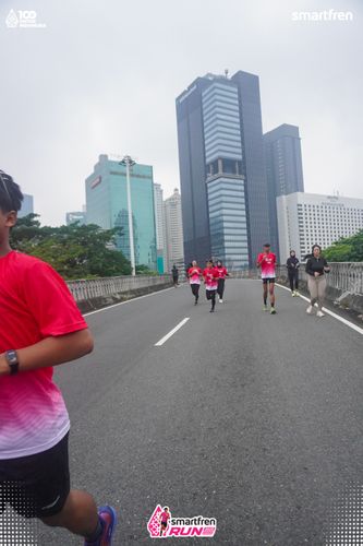 Race photo from Smartfren Run 2025 Vibes