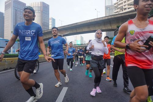 Race photo from NU SKIN RUNNING CLUB