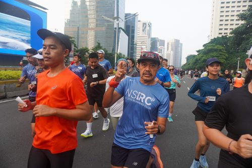 Race photo from NU SKIN RUNNING CLUB