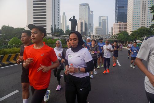 Race photo from NU SKIN RUNNING CLUB