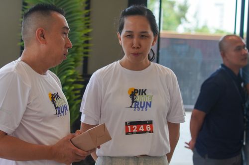 Race photo from PIK NITE RUN VIBES