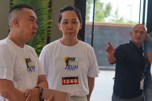 Race photo from PIK NITE RUN VIBES