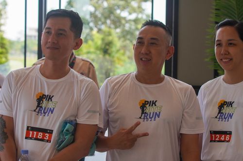 Race photo from PIK NITE RUN VIBES