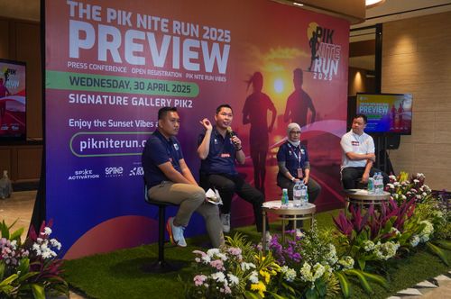 Race photo from PIK NITE RUN VIBES