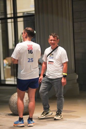 Race photo from PIK NITE RUN VIBES