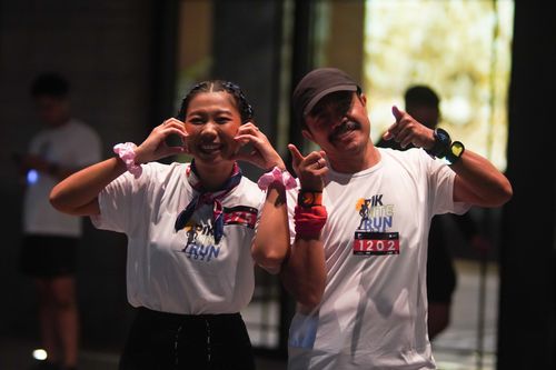 Race photo from PIK NITE RUN VIBES