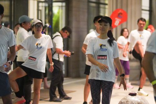 Race photo from PIK NITE RUN VIBES