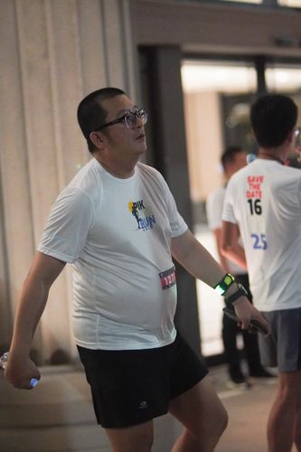 Race photo from PIK NITE RUN VIBES