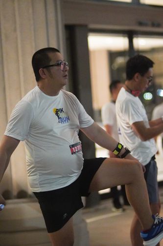 Race photo from PIK NITE RUN VIBES