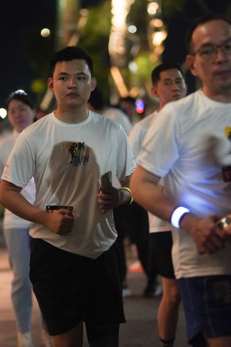 Race photo from PIK NITE RUN VIBES