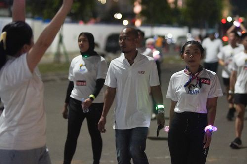 Race photo from PIK NITE RUN VIBES