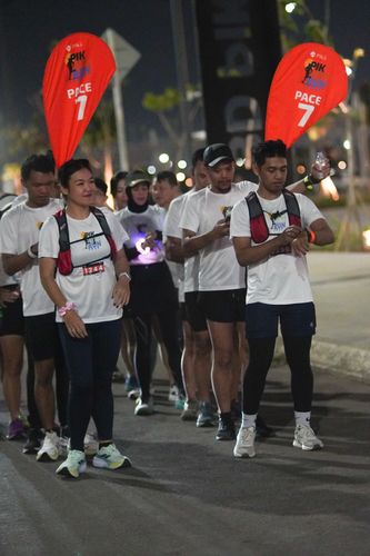 Race photo from PIK NITE RUN VIBES