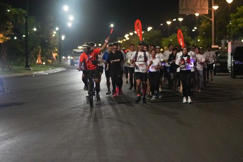 Race photo from PIK NITE RUN VIBES