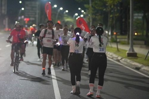 Race photo from PIK NITE RUN VIBES
