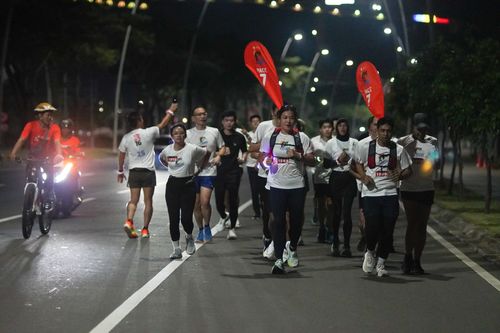 Race photo from PIK NITE RUN VIBES
