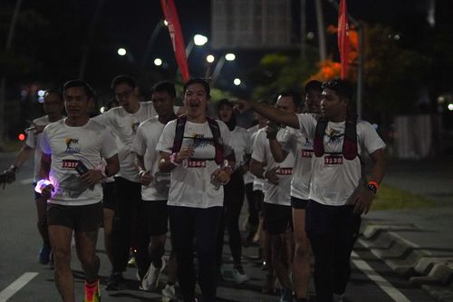 Race photo from PIK NITE RUN VIBES