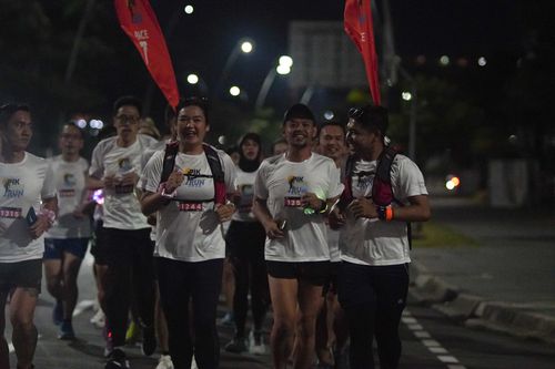 Race photo from PIK NITE RUN VIBES