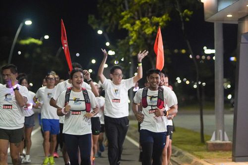 Race photo from PIK NITE RUN VIBES