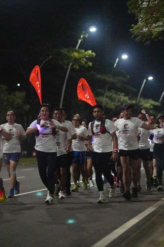 Race photo from PIK NITE RUN VIBES