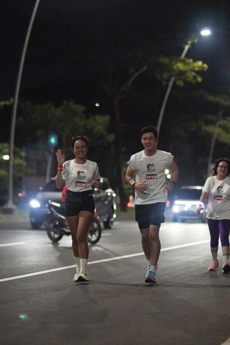 Race photo from PIK NITE RUN VIBES