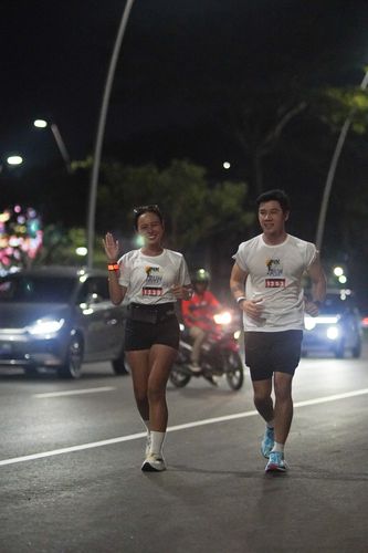 Race photo from PIK NITE RUN VIBES