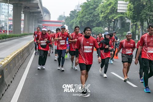 Race photo from ONE RUN 10 K