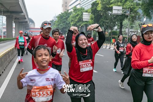 Race photo from ONE RUN 10 K