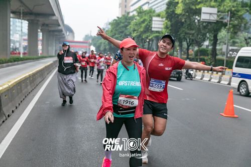 Race photo from ONE RUN 10 K