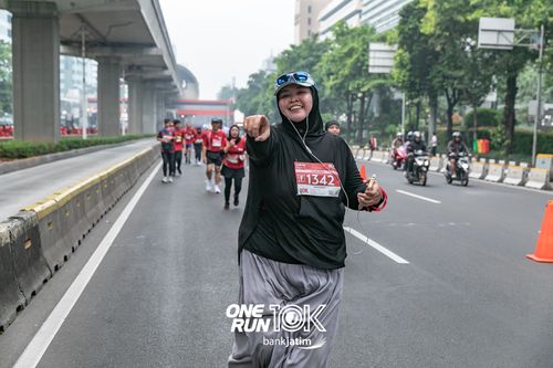 Race photo from ONE RUN 10 K