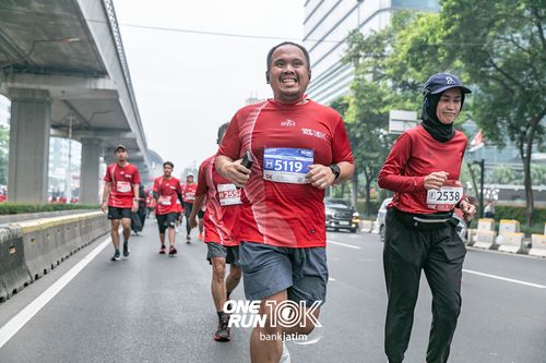 Race photo from ONE RUN 10 K