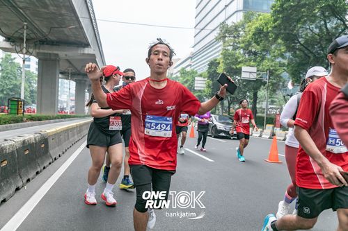 Race photo from ONE RUN 10 K