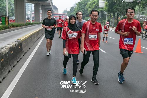 Race photo from ONE RUN 10 K