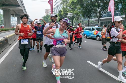 Race photo from ONE RUN 10 K