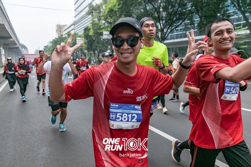 Race photo from ONE RUN 10 K