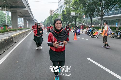 Race photo from ONE RUN 10 K