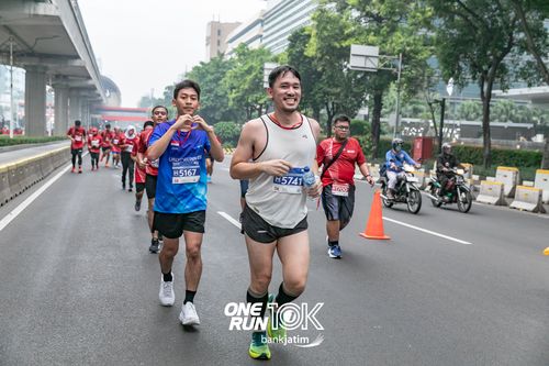 Race photo from ONE RUN 10 K