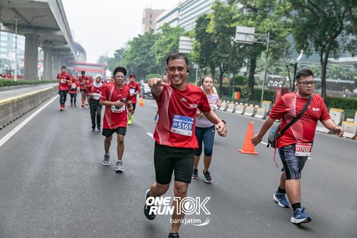 Race photo from ONE RUN 10 K