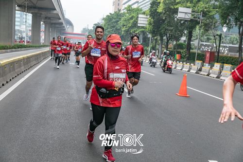 Race photo from ONE RUN 10 K