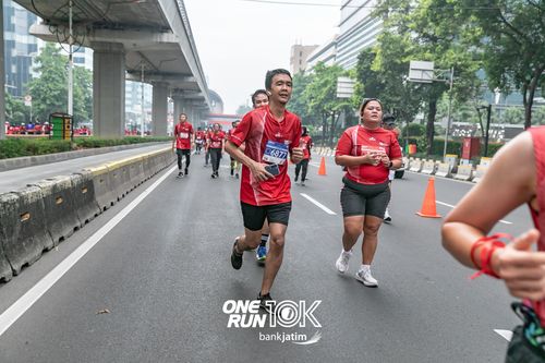 Race photo from ONE RUN 10 K