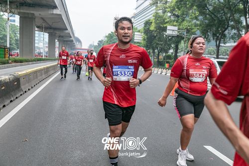 Race photo from ONE RUN 10 K