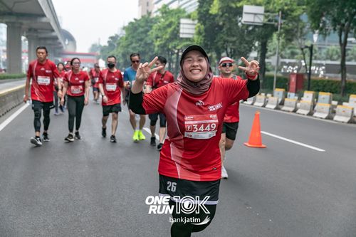Race photo from ONE RUN 10 K