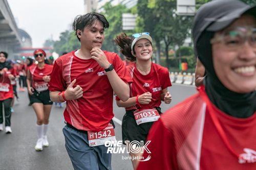 Race photo from ONE RUN 10 K