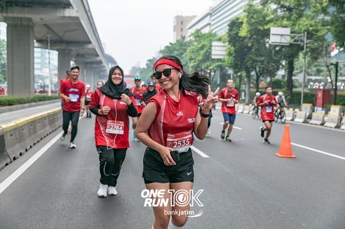 Race photo from ONE RUN 10 K