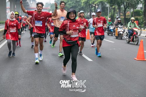 Race photo from ONE RUN 10 K