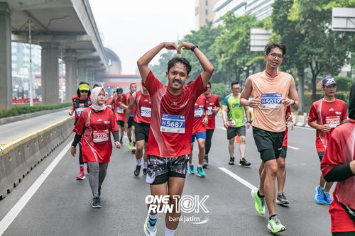 Race photo from ONE RUN 10 K